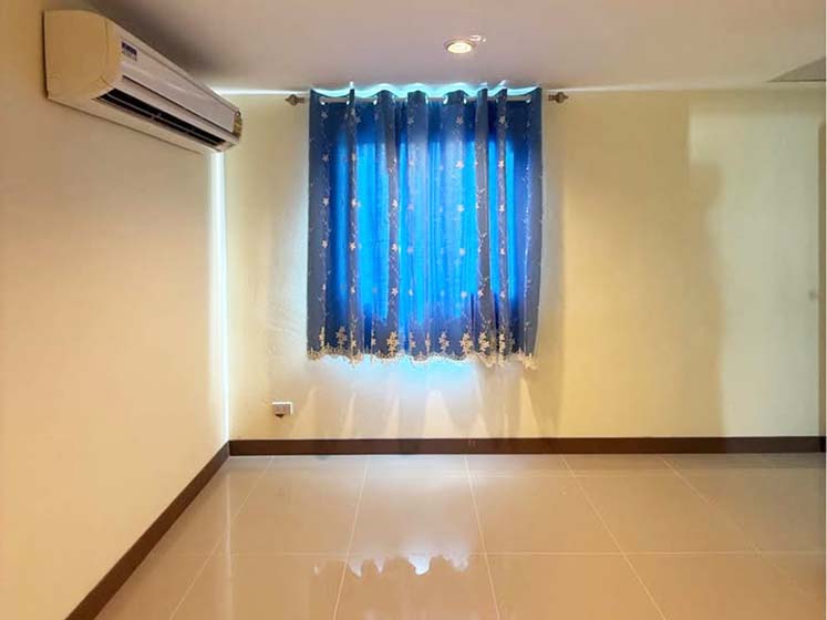 House in Srinakarin 
